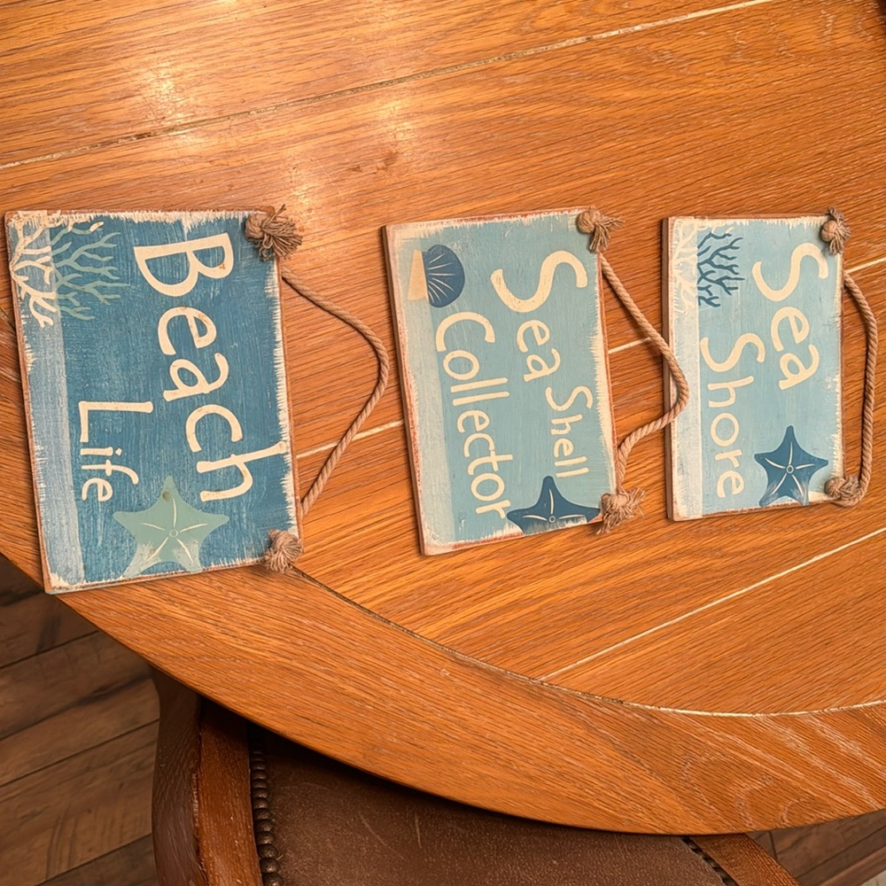 Set of 3 beach signs